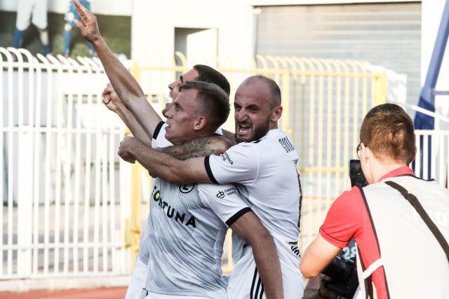 翟晓川18分首钢胜深圳 程帅澎26分浙江胜福建